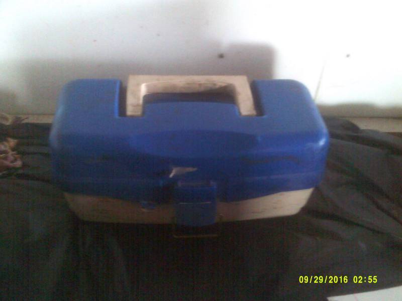 SMALL TACKLE BOX AND TACKLE