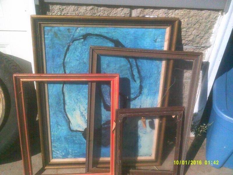 4 VINTAGE WOODEN PICTURE FRAMES