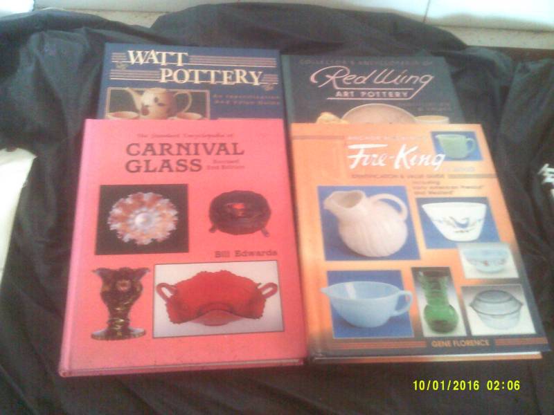 4 COLLECTOR BOOKS