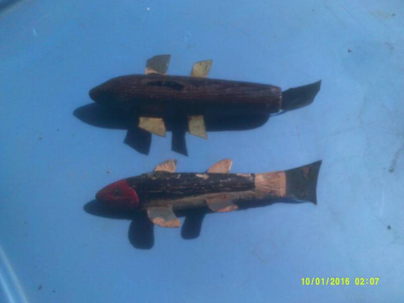 2 VINTAGE WOODEN FISH DECOYS