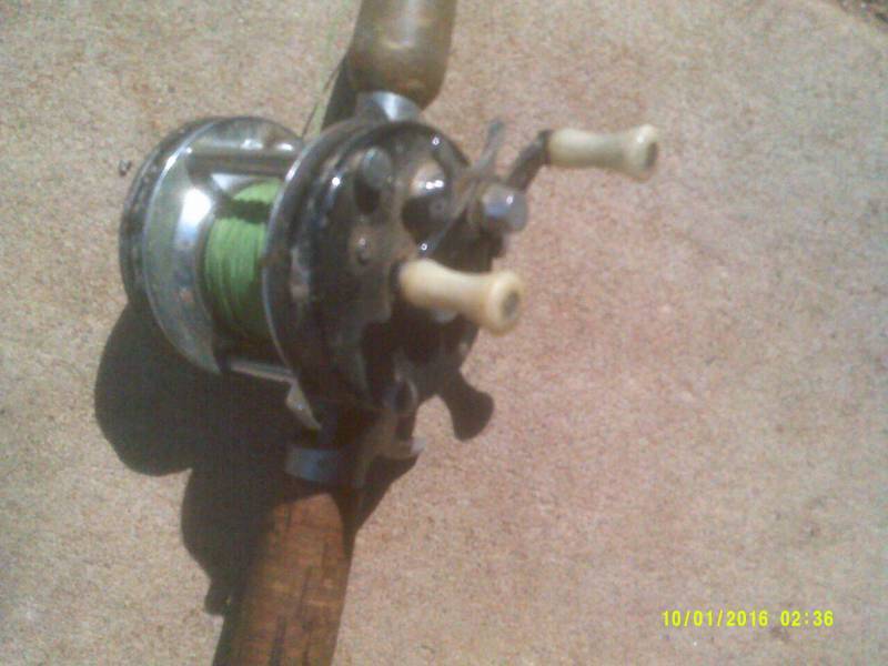 ANTIQUE METAL ROD AND REEL
