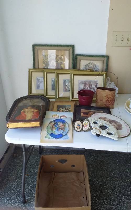 lot 4 image: Victorian Pictures, Religious Pictures, Sun Catcher, Misc