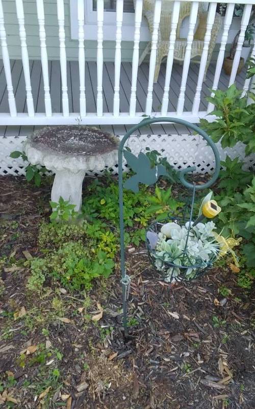 lot 10 image: Cement Bird Bath Shepherd Hooks & Pot Hangers,Trellis