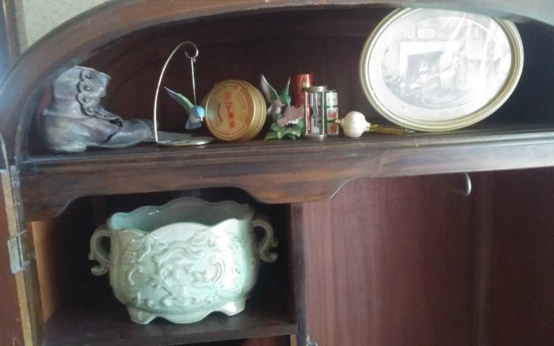 lot 34 image: Collection Of Old Knick-Knacks, Old Picture, Shoe, Hour Glass