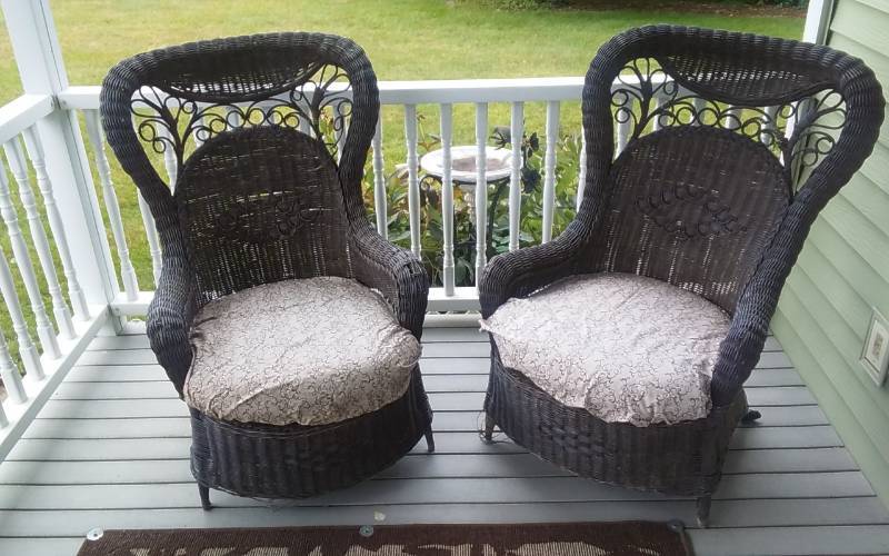 lot 63 image: 2-Brown Wicker Chairs