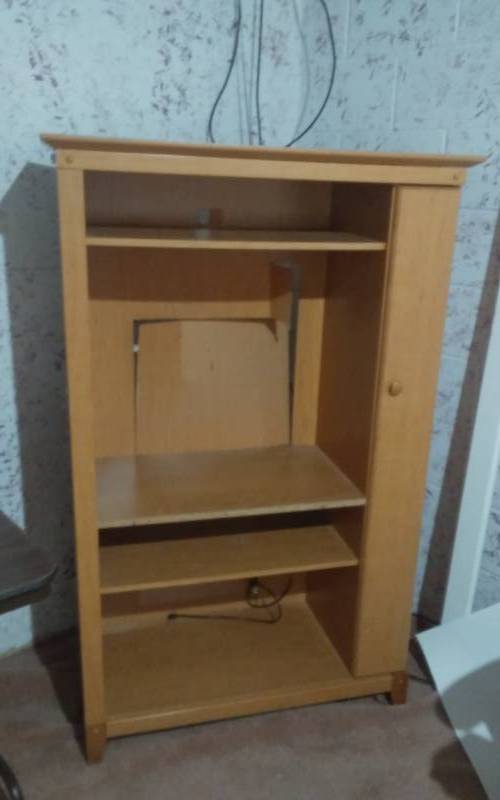 lot 80 image: Media Shelf With Side CD Storage