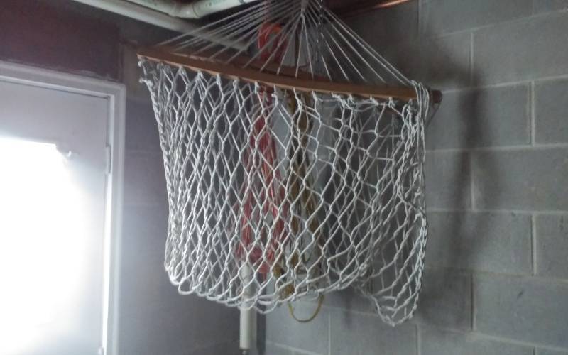 lot 85 image: Big Rope Hammock & Assorted Garden Hoses