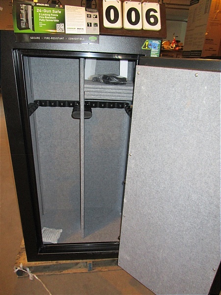 lot 6 image: Stack-On FS Series 14 Gun Safe
