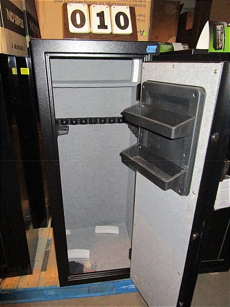 lot 10 image: Stack-On 16 Gun Steel Security Safe- Biometric