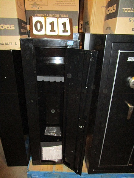 lot 11 image: Stack-On  10 GunAmmo Security Cabinet