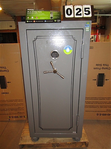 lot 25 image: Stack-On Total Defense Executive Personal Safe