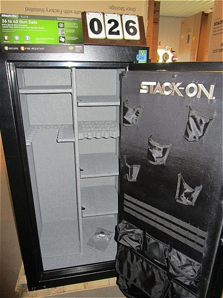 lot 26 image: Stack-On Elite 40 Gun Safe