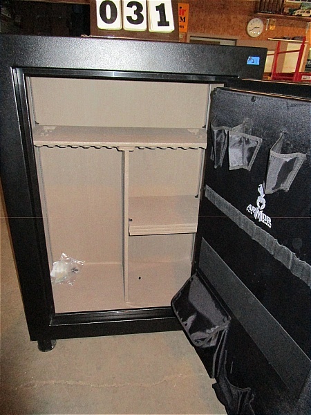 lot 31 image: Armor 36 Gun Safe