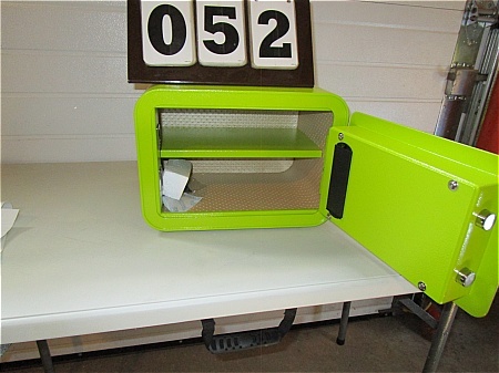 lot 52 image: Cannon Edge Mini Personal Safe