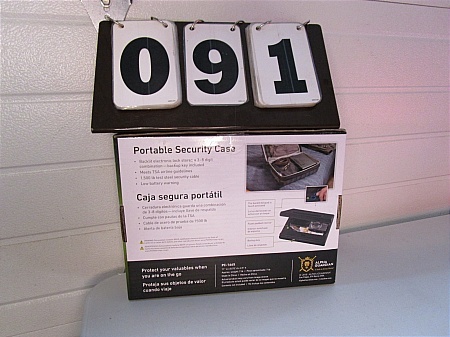 lot 91 image: Stack-On Portable Security Case