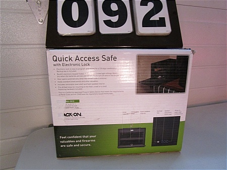 lot 92 image: Stack-On Portable Security Case - Large