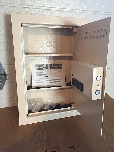 lot 96 image: Buffalo Wall Safe