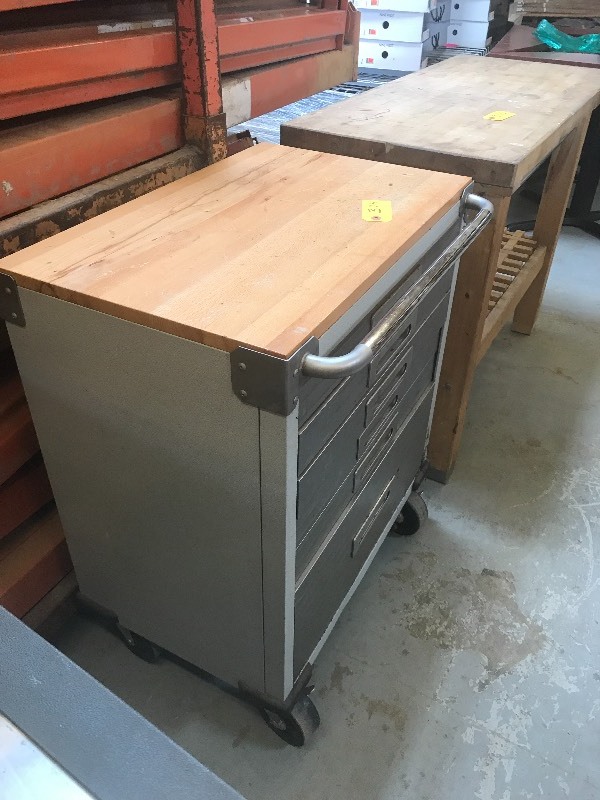 ROLLING TOOL BOX  BENCH
