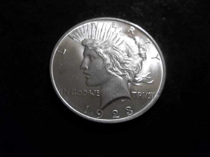 lot 25 image: 1923 Peace Silver Dollar