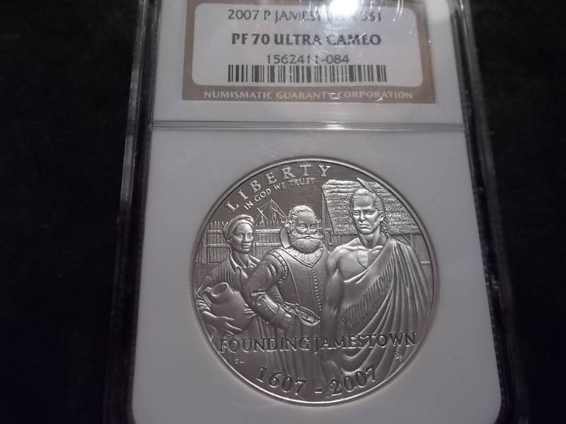 lot 35 image: 2007 Jamestown 400 Year Anniversary Commemoratve Silver Dollar
