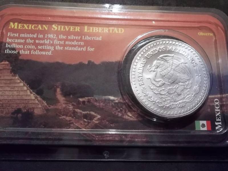 lot 36 image: 1994 Mexican Silver Libertad 1 OZ. .999 Fine With Case