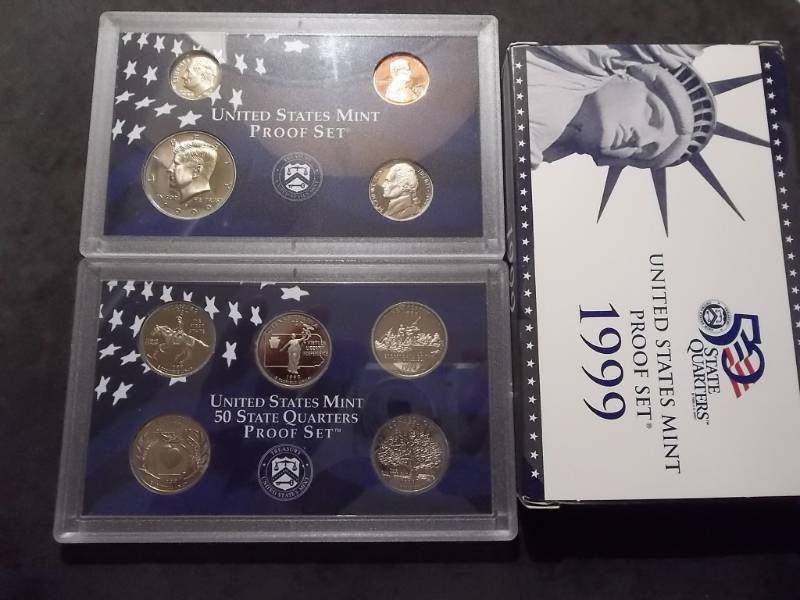 lot 108 image: 1999 US Mint Proof Set With State Quarters