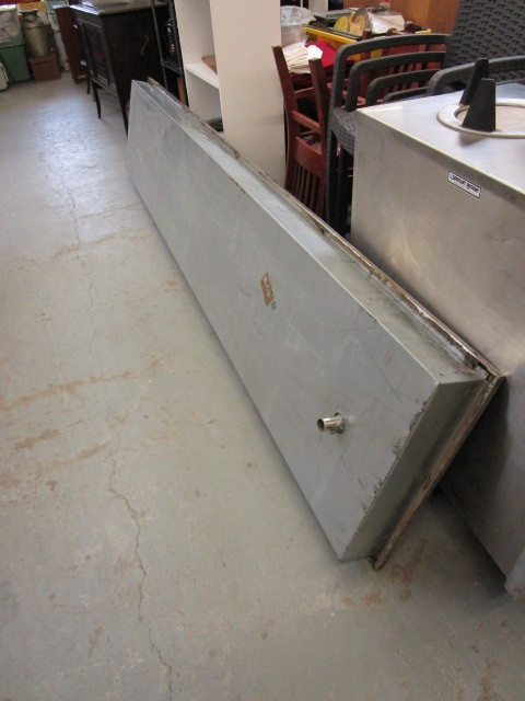 lot 403 image: STAINLESS STEEL COOLING TABLE