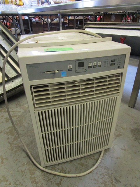lot 423 image: SOLEUS AIR PORTABLE AIR CONDITIONER