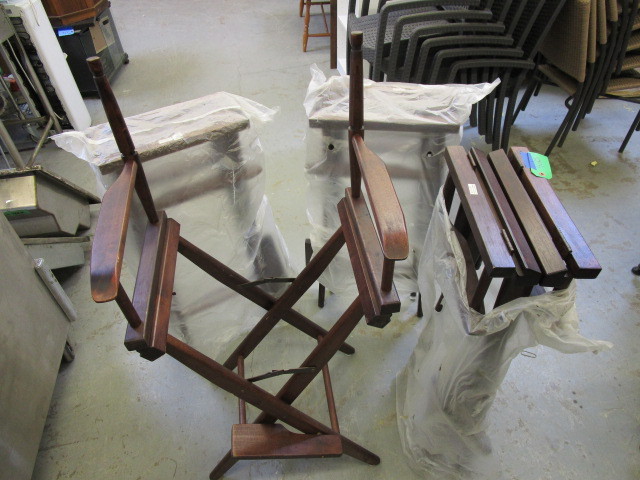 lot 425 image: 4 PIER ONE IMPORTS WOODEN DIRECTOR CHAIR FRAMES