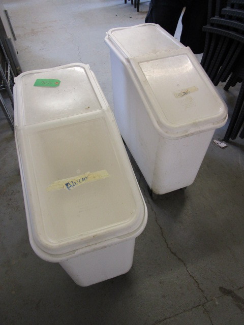 lot 426 image: 2 CAMBRO DRY STORAGE BINS