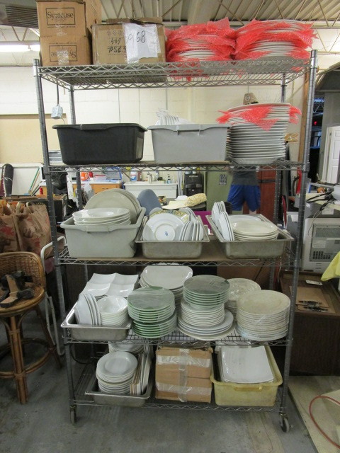 lot 447 image: HUGE LOT OF ASSORTED AND MATCHING PORCELAIN DISHES