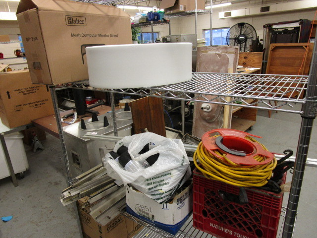 lot 455 image: LOT OF VARIOUS ACCESSORIES