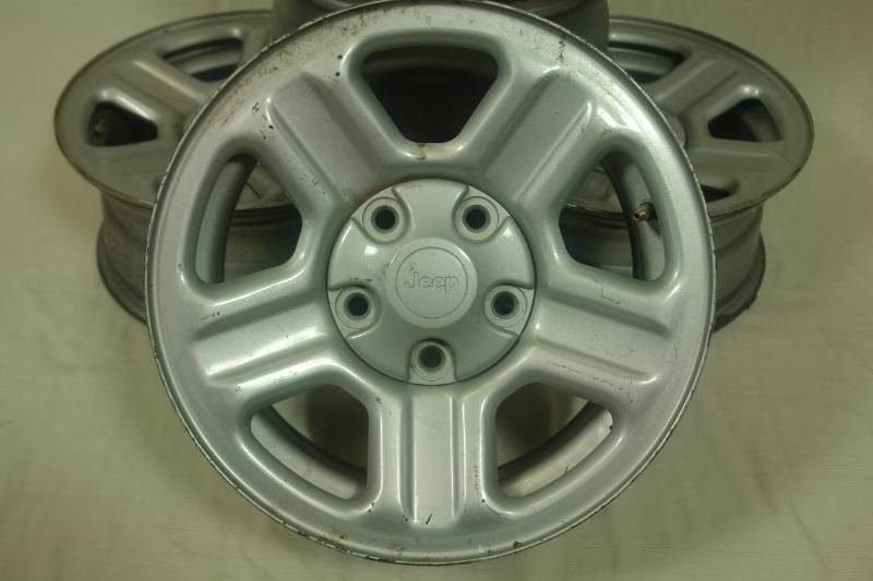 lot 69 image: Five Jeep Wheels (Rims)