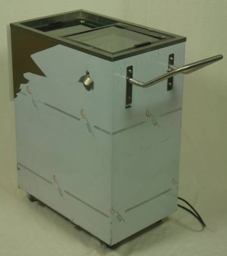 lot 4 image: Commercial Beverage Cooler.