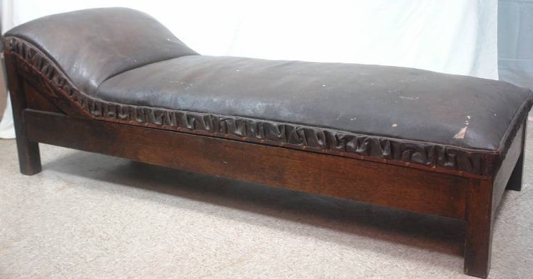 lot 2 image: Leather Fainting Couch