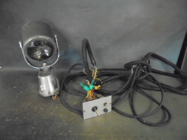 lot 4 image: Spotlight