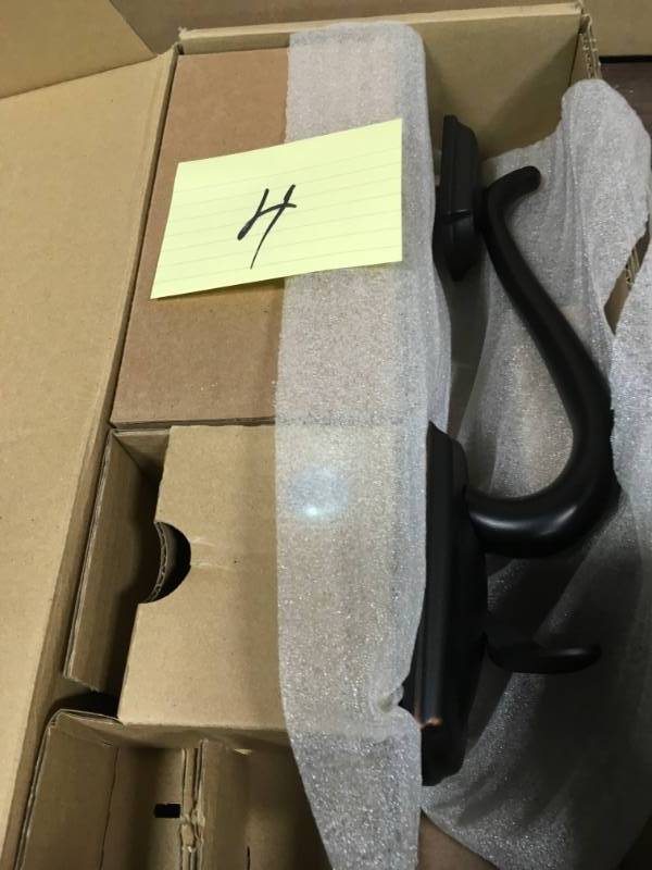 lot 4 image: SCHLAGE FE285 CAM ACC RH 716 CAMELOT FRONT ENTRY HANDLE WITH ACCENT RIGHT-HANDED INTERIOR FLAIR, AGED BRONZE New