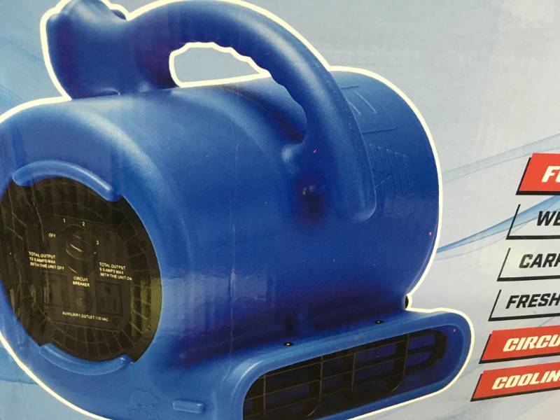 lot 17 image: B-Air VP-25 BLUE 14 HP 900 CFM 9 in. Air Mover Carpet Dryer Floor Fan for Home in good conditions