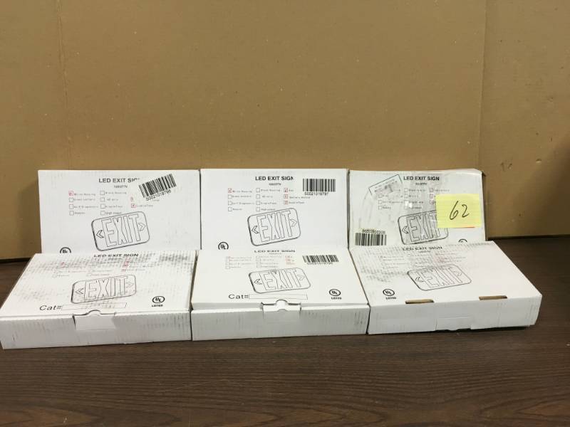 lot 62 image: Progress Lighting PE008-30  LOT OF 3 New