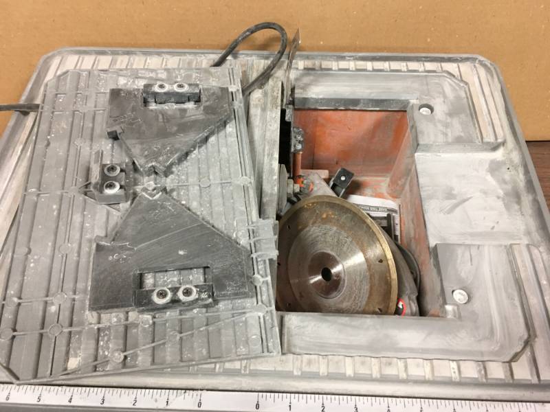 lot 88 image: RIDGID 7 in. Job Site Wet Tile Saw Used in good working cond.