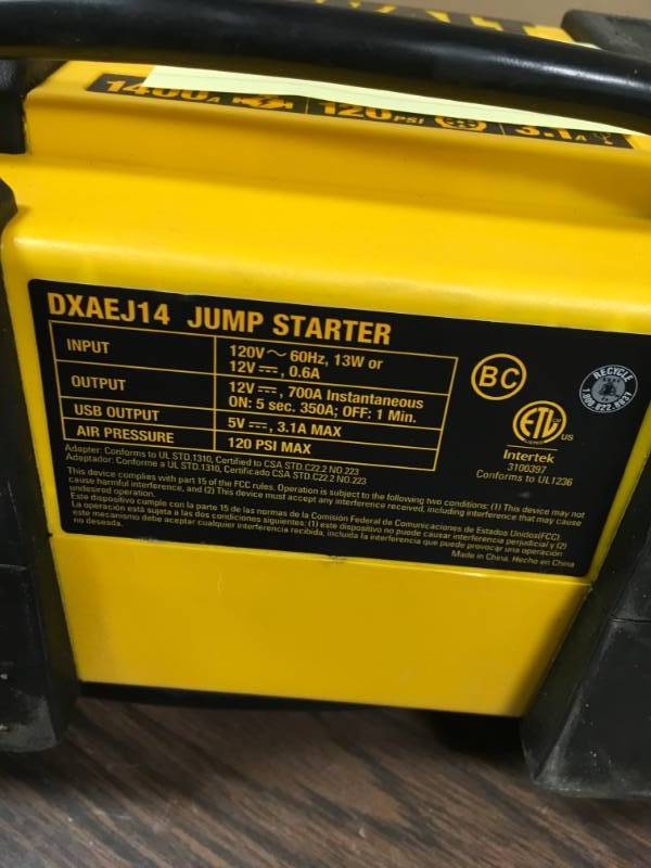 lot 90 image: DeWalt DXAEJ14 1400 Peak Amp Jump Starter with Digital C...Used in good working cond.