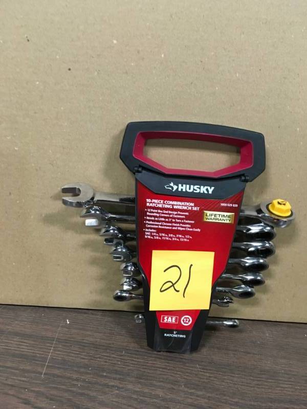 HUSKY SAE Ratcheting Combination Wrench Set (10-Piece)  Missing 2 pcs