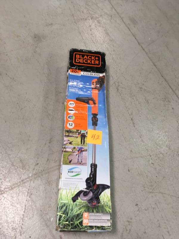 Black & Decker LST522 20-Volt Max Lithium-Ion 2-Speed String Trimmer  Used in good working cond.