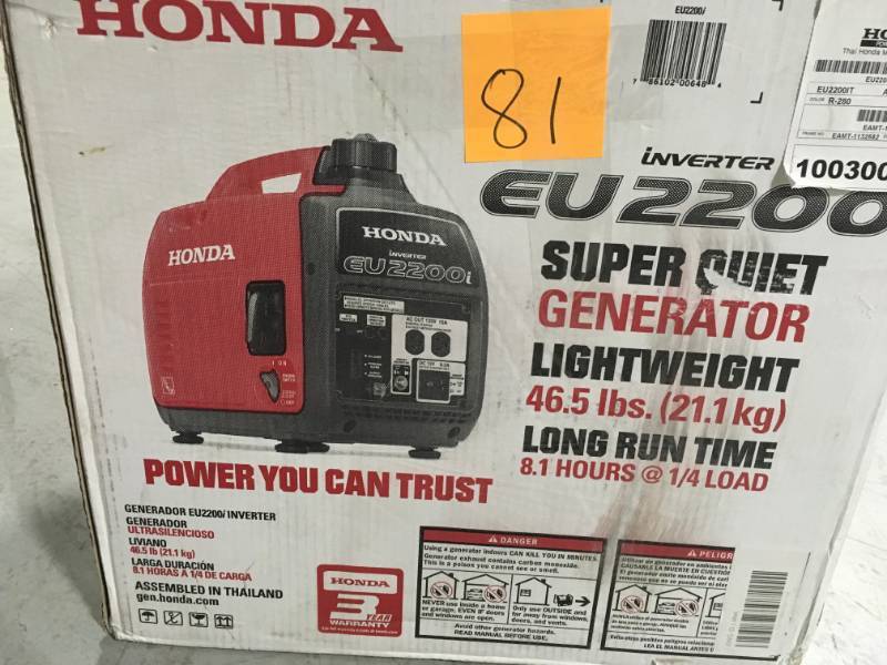Honda EU2200i 2200-Watt 120-Volt Super Quiet Portable Inverter Generator  open box not used