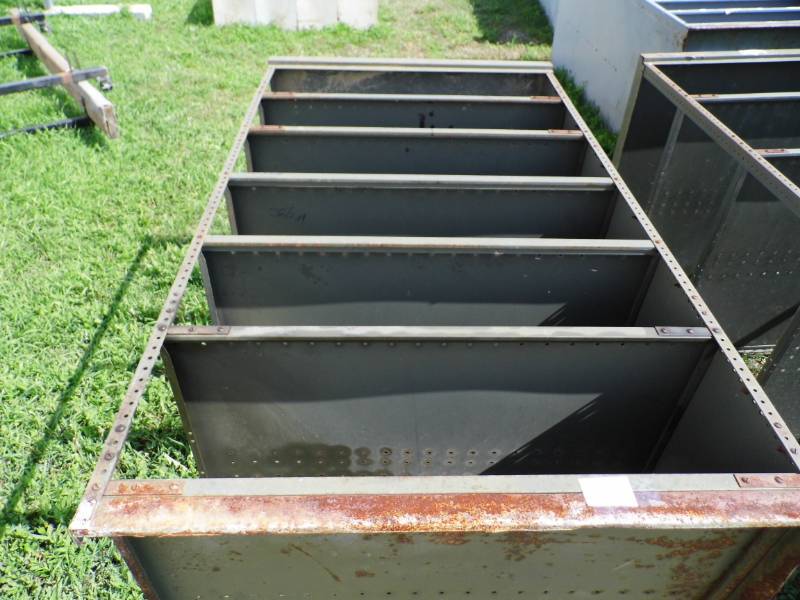 lot 3 image: Metal Shelf