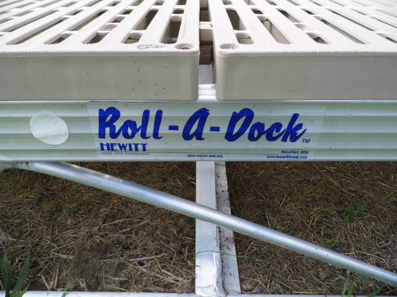lot 8 image: New 32 Roll In Dock