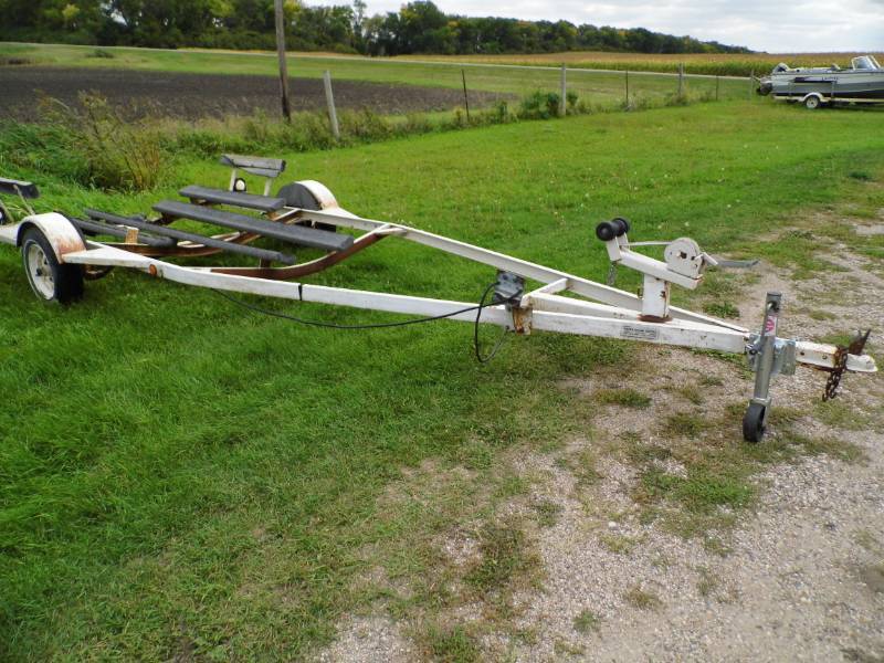 lot 12 image: Boat Trailer