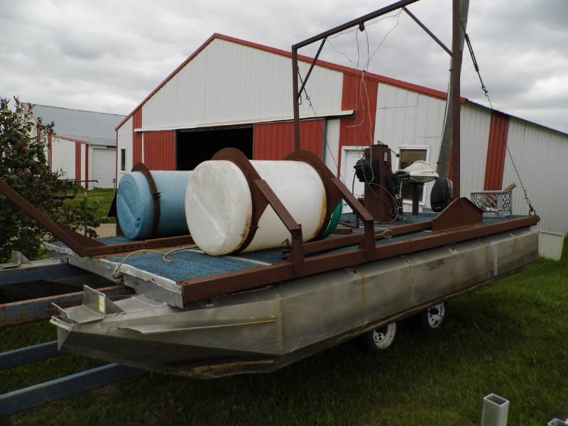 lot 17 image: Dock Mover