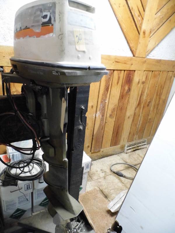 lot 20 image: Johnson 25 hp Motor