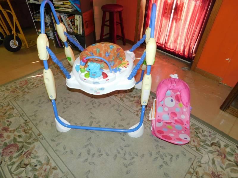lot 3 image: Babies Fisher Price Swing & Babies Bouncing Infant Seat